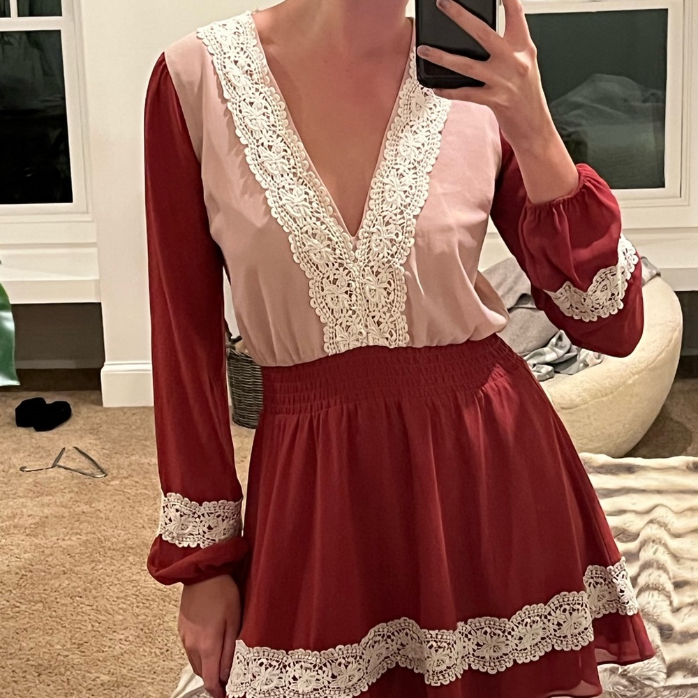 Tularosa dress. Size XS. Color pink/red and white.